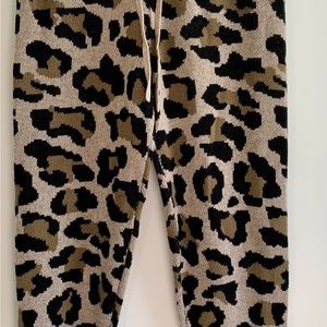 Ooh! Camouflage Cashmere Joggers!!! NWT Size L